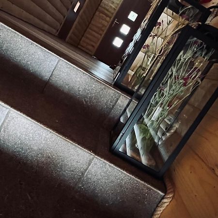Noclegi Przystanek Bieszczady W Centrum Ustrzyki Dolne Buitenkant foto