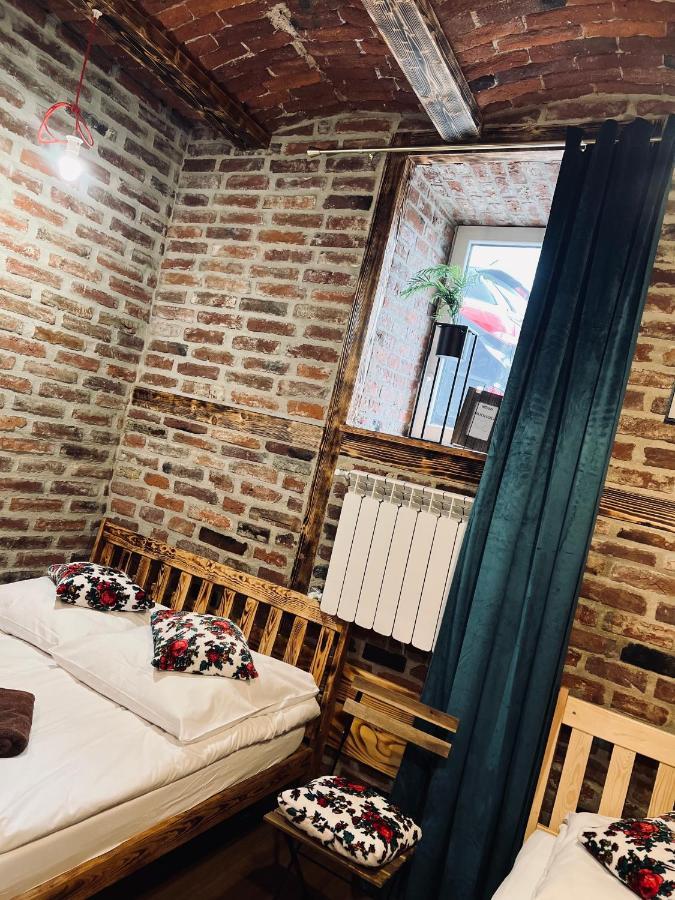 Noclegi Przystanek Bieszczady W Centrum Ustrzyki Dolne Buitenkant foto