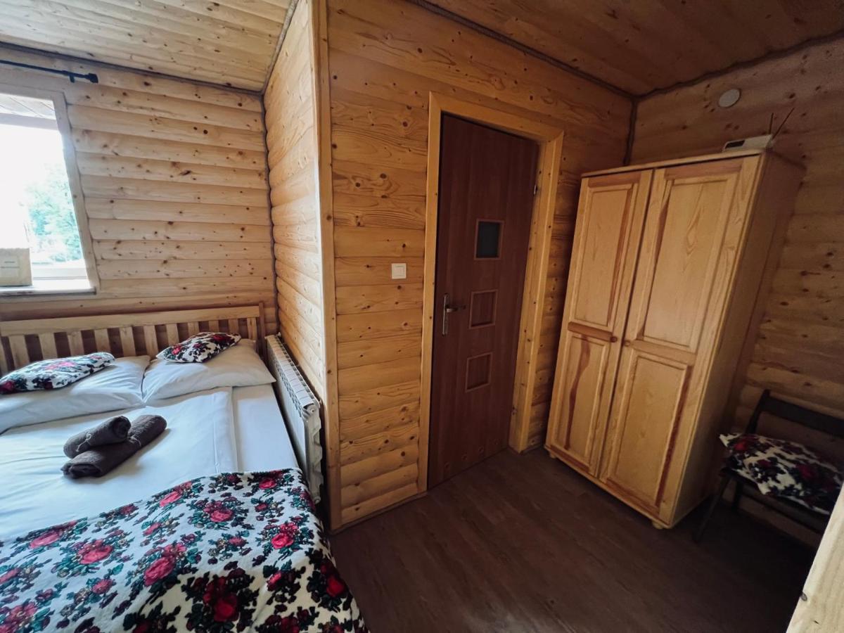 Noclegi Przystanek Bieszczady W Centrum Ustrzyki Dolne Buitenkant foto